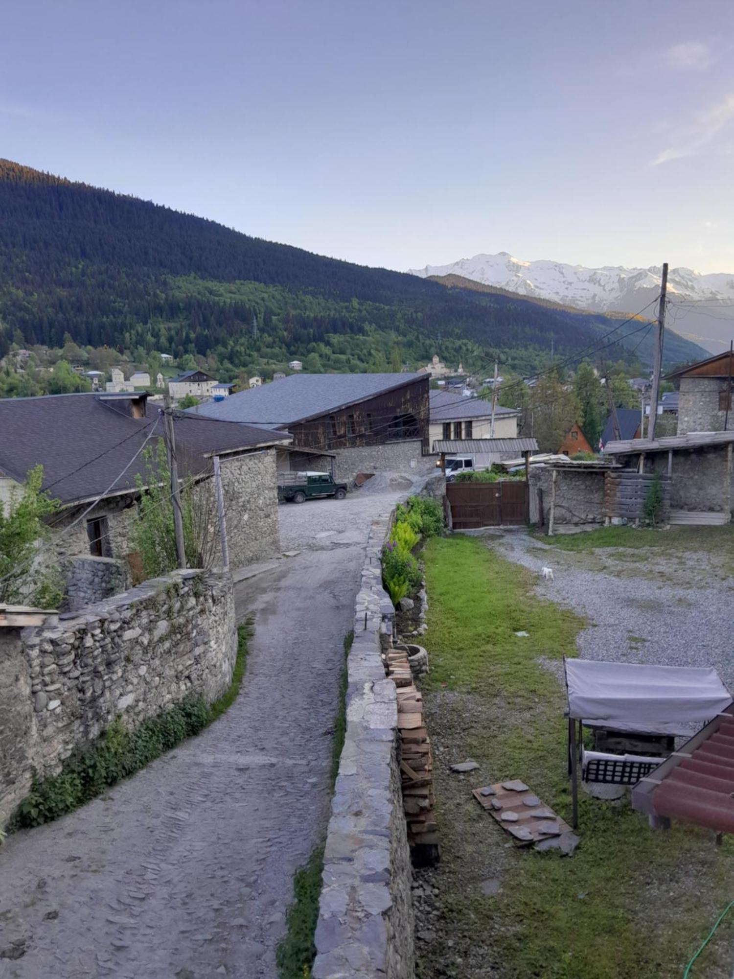 Bapsha Guesthouse Mestia Exterior foto